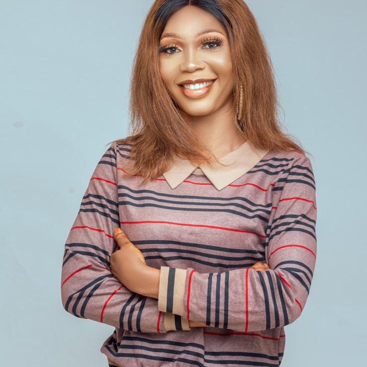 Samir Kapoor, Client Relations Director, discussing corporate gifting strategy with business clients